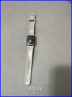 Apple Watch Series 8 (GPS) 45 mm Aluminum Case with Starlight Sport Band #942