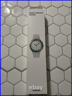 Samsung Galaxy Watch 4 Classic BT 42mm Smartwatch Silver/White
